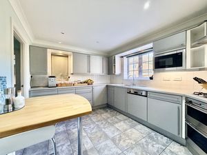 Photo 11- click for photo gallery